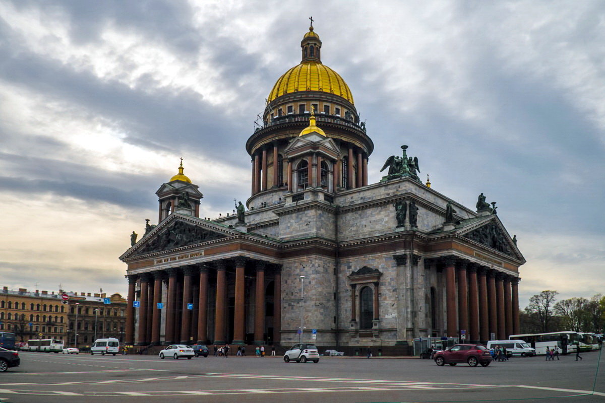 Храм в питере. Исаакиевский собор в Санкт-Петербурге. Храм Исаакиевский собор. Фото Исаакиевского собора в Санкт-Петербурге. Исаковский дворец в Санкт-Петербурге.