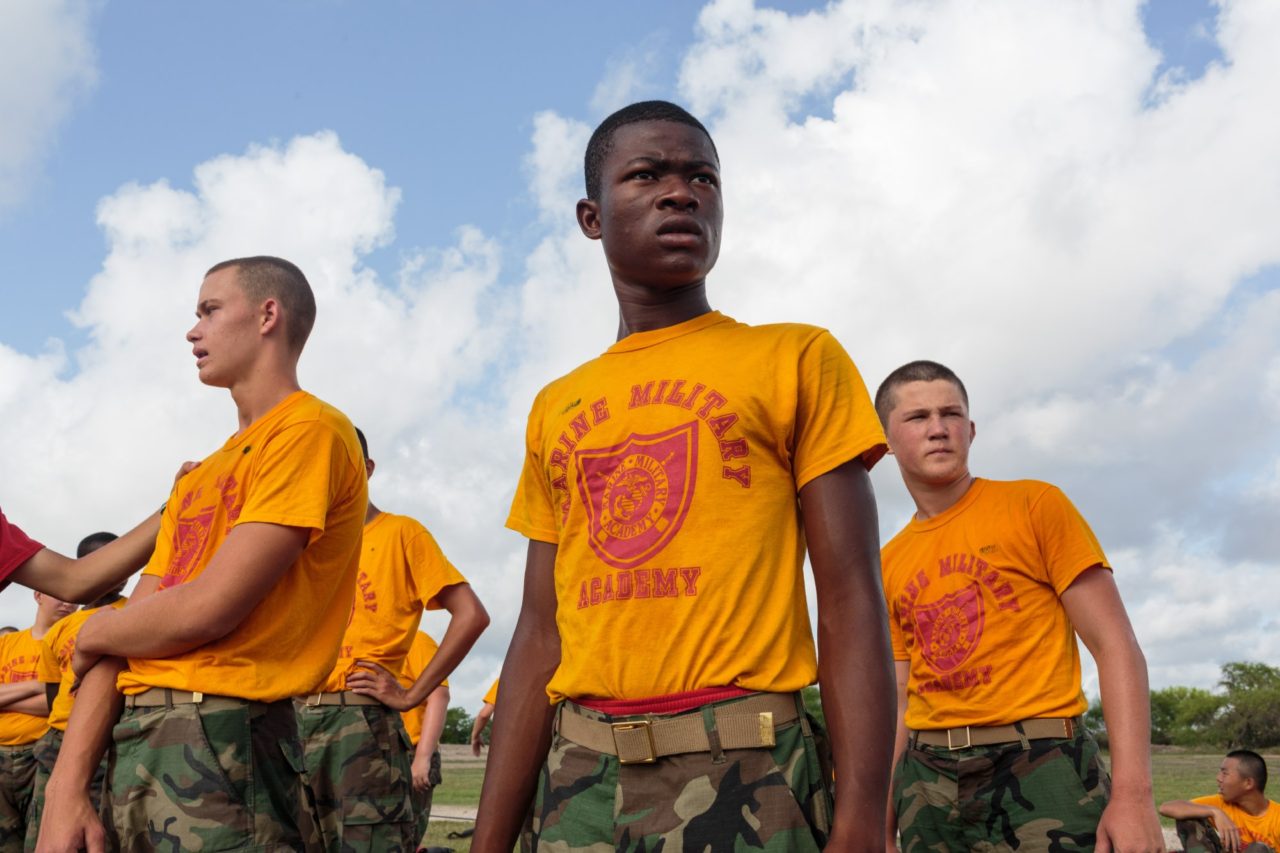 Первое место в категории «Долгосрочные проекты». Участники ждут начала марафона в летнем лагере Военно-морской академии, Харлинген, штат Техас. В лагерь съезжаются мальчики со всего света в возрасте 12—18 лет.