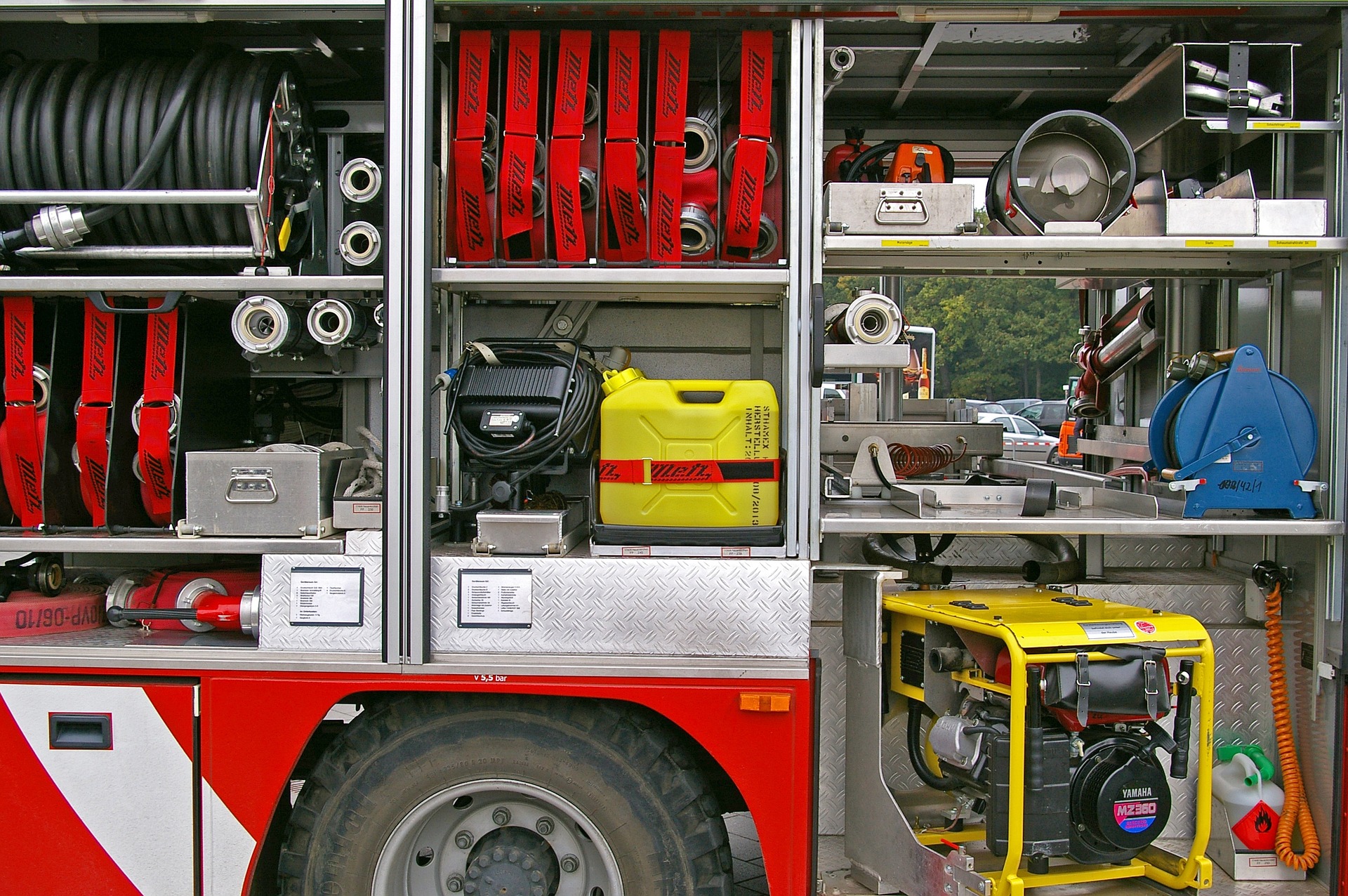 фото пожарный инструменты