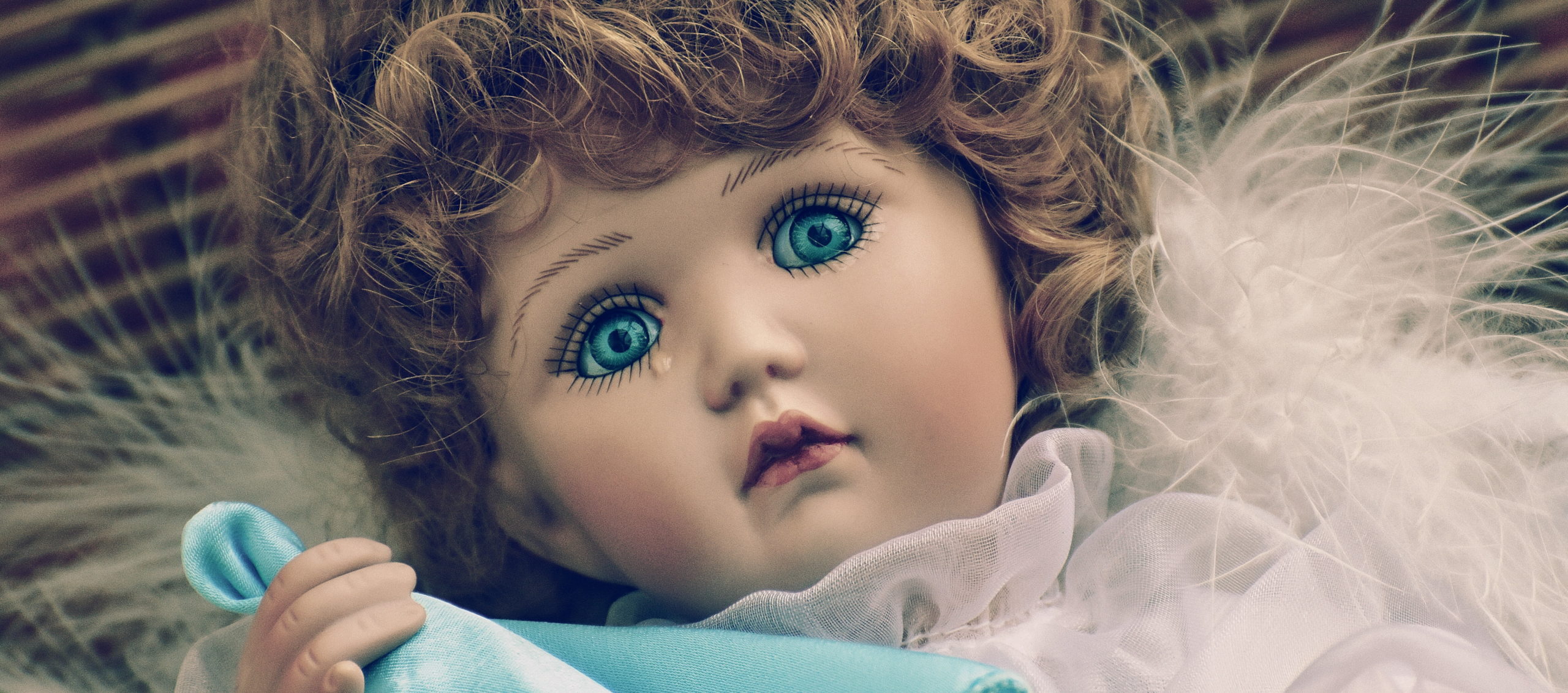 Кукла плачет