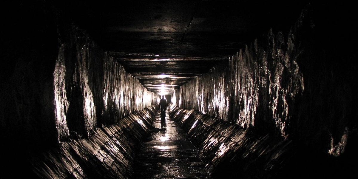 Пройти под землей: интервью с диггером и проводником по подземным рекам