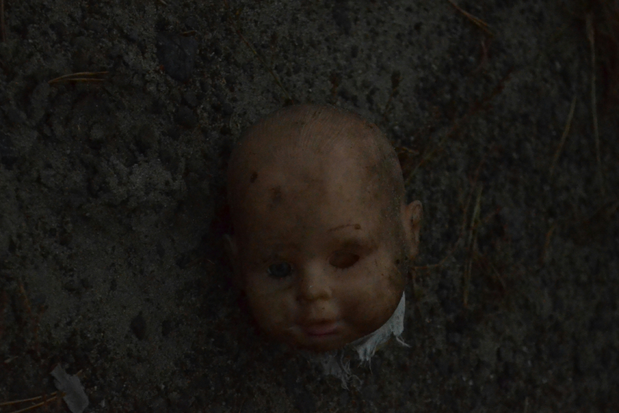 «Пережал трахею и попытался выдавить глаза». Что делать, когда ребенок с диагнозом становится опасным для жизни родителей