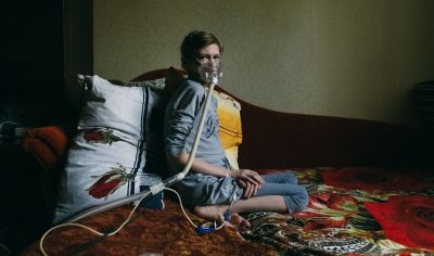 Оля все еще дышит