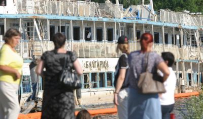 Старое корыто в землю зарыто