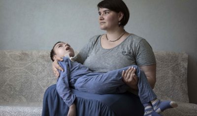 Дитя Кришны: история мальчика, который почти умер, но любовь мамы и родной дом его спасли